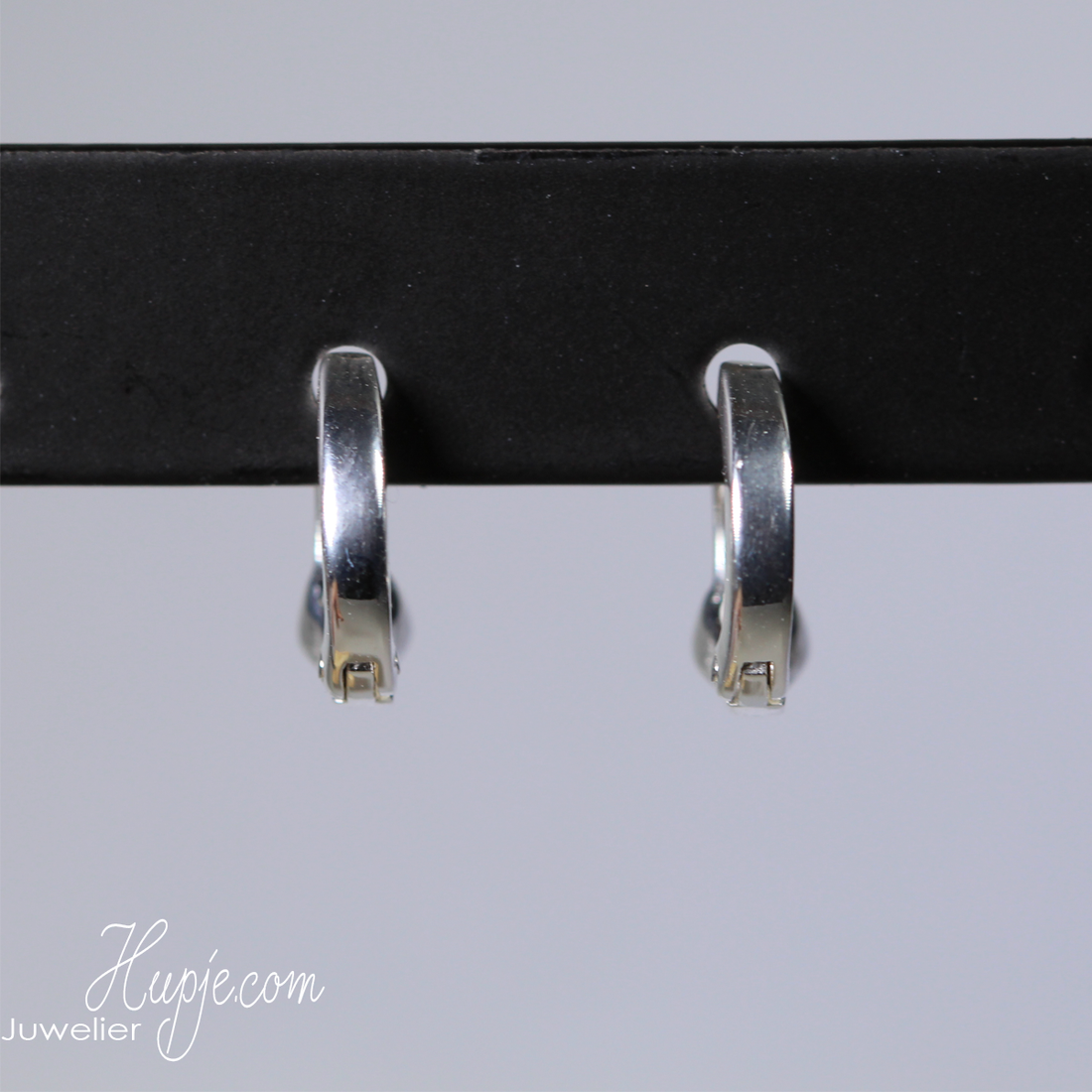 zilveren creolen roze hartje glitter