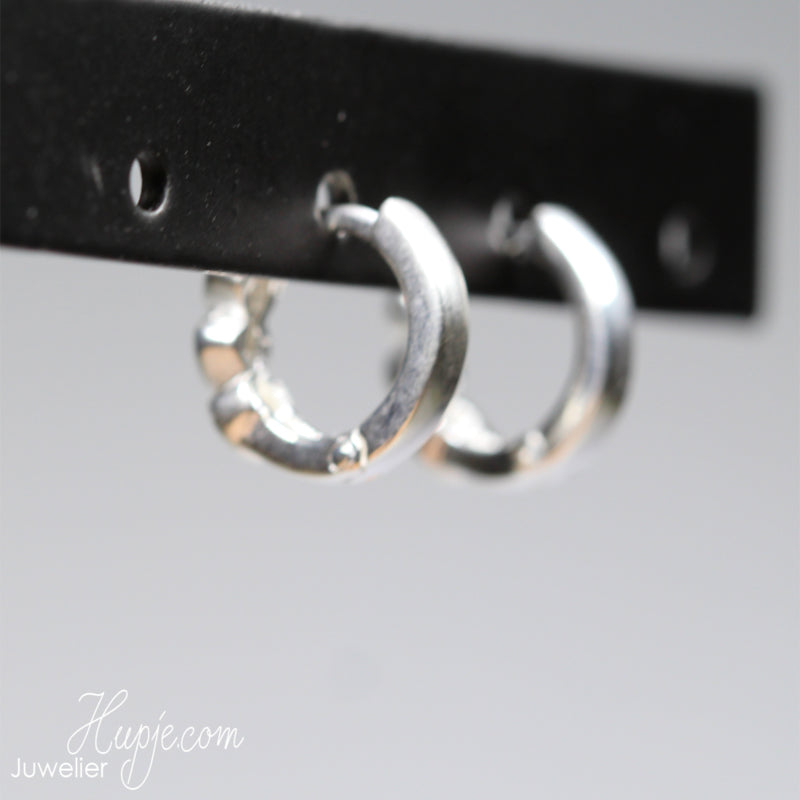 zilveren creolen lichtroze hartjes zilveren stip (Premium)