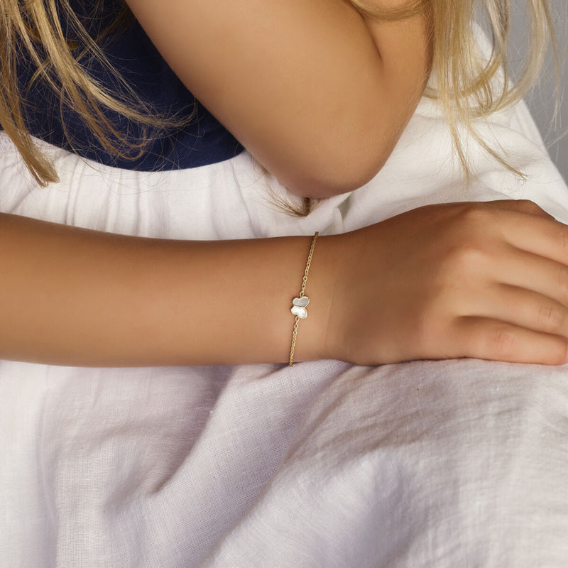 14 karaat gouden kinderarmband vlinder parelmoer